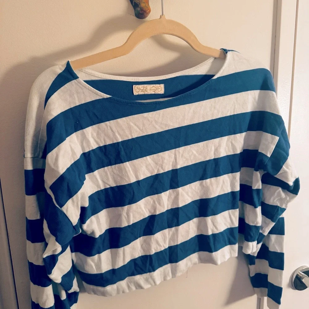 Suzie Kondi Psaras Striped Tee in Blue and White Stripe - Picture 4 of 7